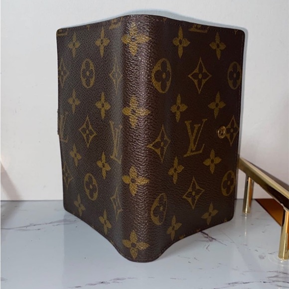 Authentic Louis Vuitton Monogram Agenda Cover - Picture 10 of 12